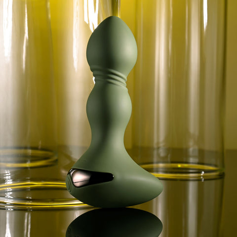 Evolved Lieutenant 12.2 cm USB Rechargeable Vibrating Butt Plug Butt Plugs - Vibrating