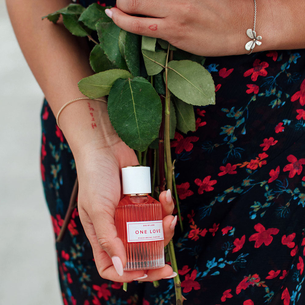 One Love Pheromone Body Spray (50ml) – Attract Him Fragrance for Women > Essentials > Aphrodisiacs