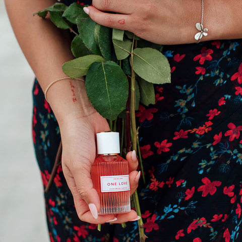 One Love Pheromone Body Spray (50ml) – Attract Him Fragrance for Women > Essentials > Aphrodisiacs