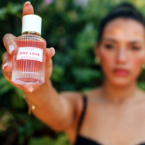 One Love Pheromone Body Spray (50ml) – Attract Him Fragrance for Women > Essentials > Aphrodisiacs