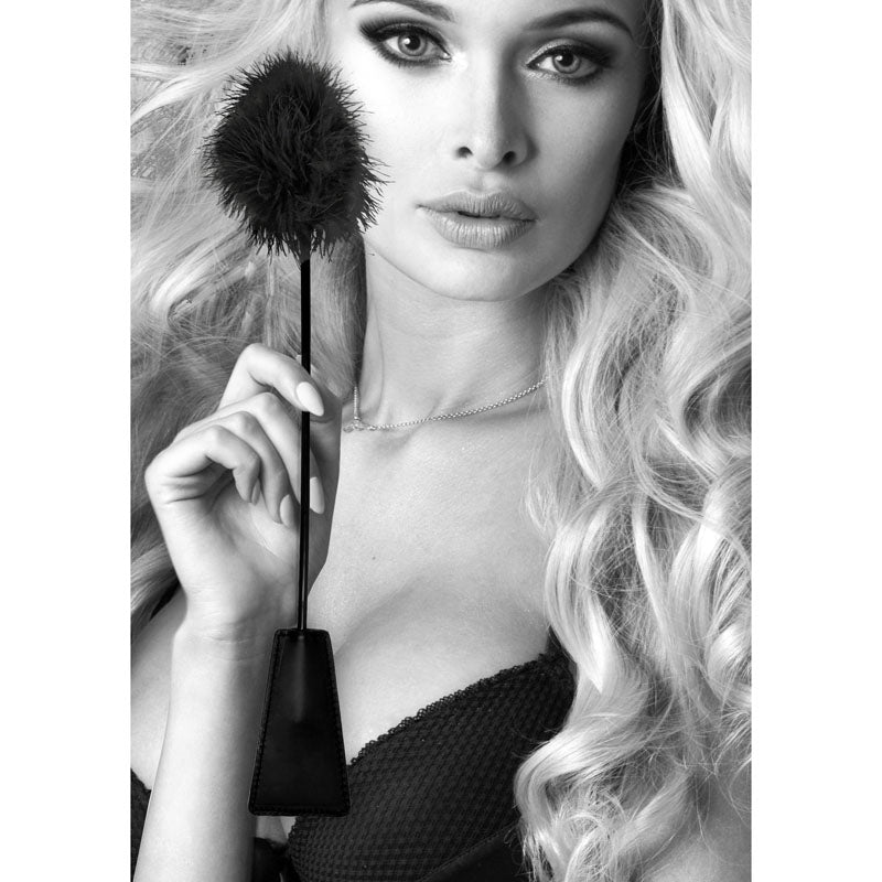 Ouch Feather Crop with Feather Tickler – Splashproof 44 cm Crop Secondary image
