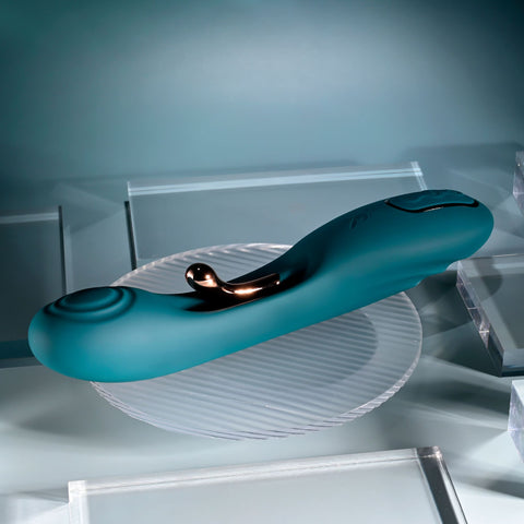 Playboy Pleasure Aurelie 22.7 cm USB Rechargeable Vibrator with Internal Flicker for G-Spot Stimulation Vibrators