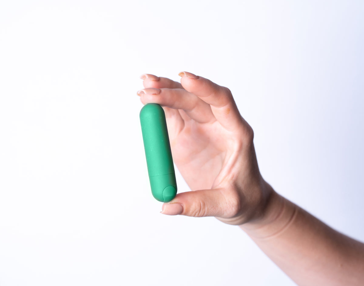 Maia Jessi (Emerald) – USB Rechargeable Bullet Vibrator 7.6 cm > Vibrators > Mini Vibrators